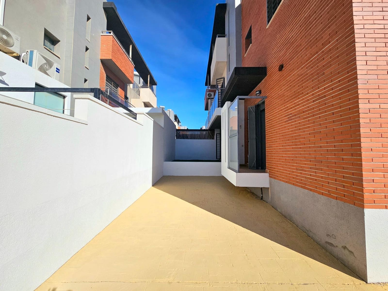 3 bedroom Villa for sale in Aguas Nuevas with pool - € 249,900 (Ref: 9387908)