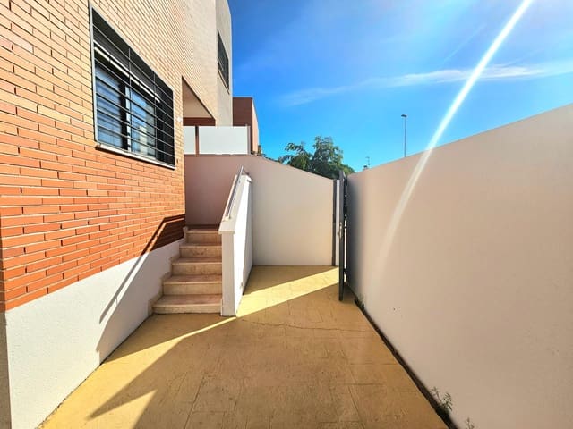 Chalet de 3 habitaciones en Aguas Nuevas, Torrevieja en venta con piscina - 249.900 € (Ref: 9387908)