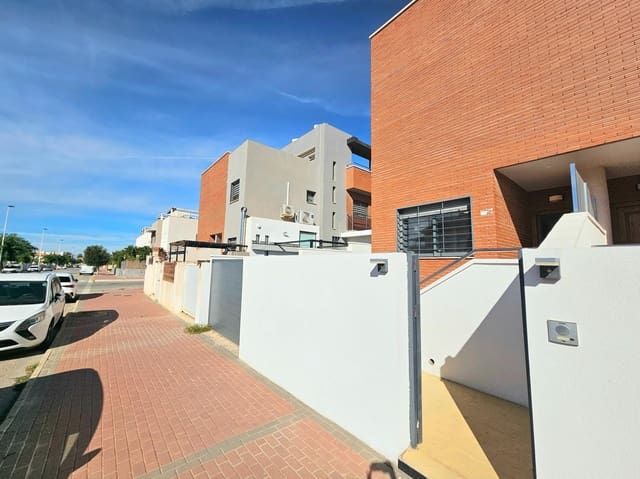 Chalet de 3 habitaciones en Aguas Nuevas, Torrevieja en venta con piscina - 249.900 € (Ref: 9387908)