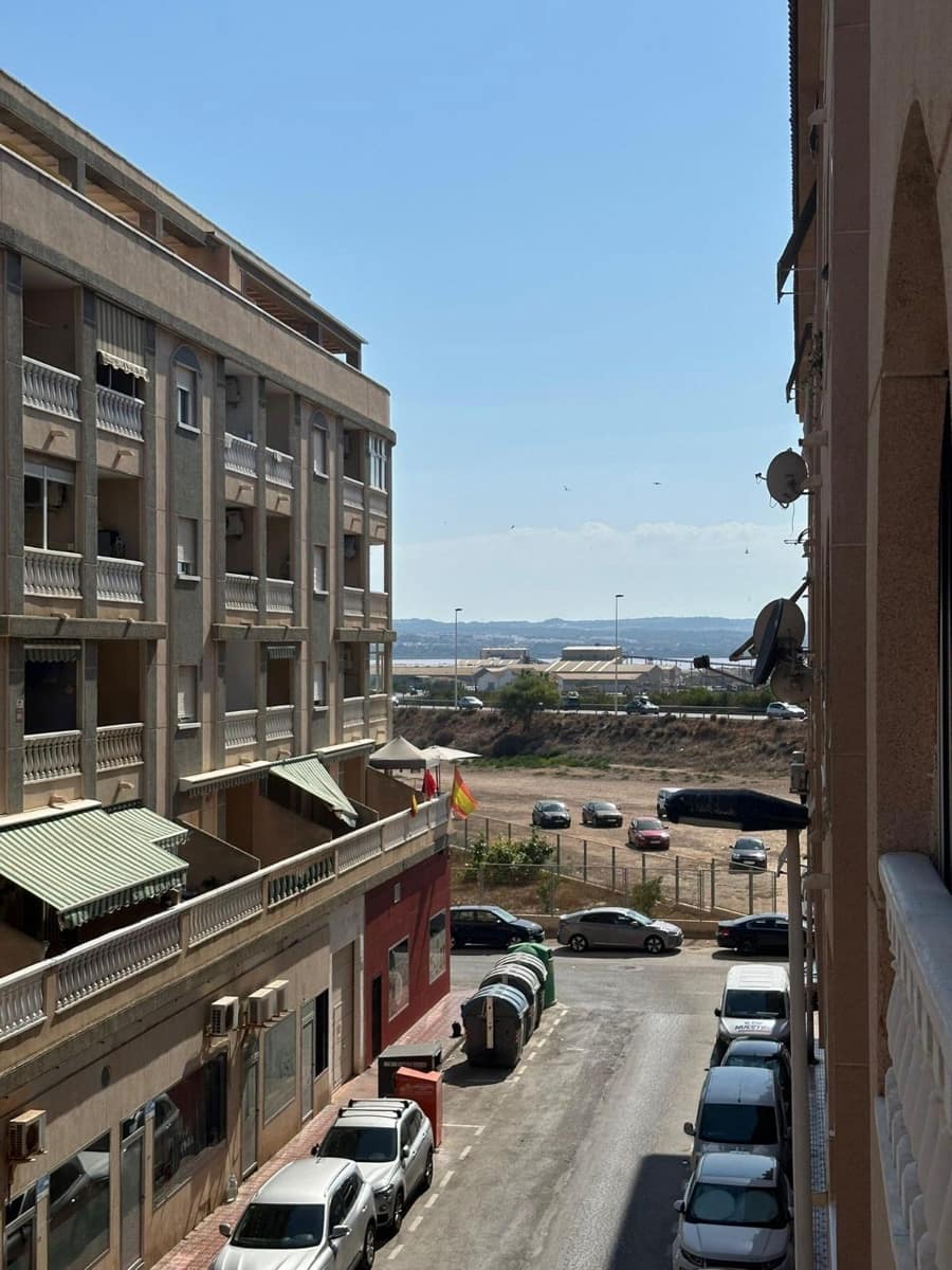 2 sypialnia Apartament na sprzedaż w Torrevieja z basenem - 144 000 € (Ref: 9387912)