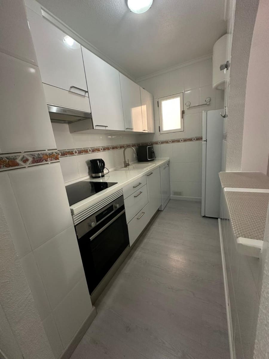 2 sypialnia Apartament na sprzedaż w Torrevieja z basenem - 144 000 € (Ref: 9387912)