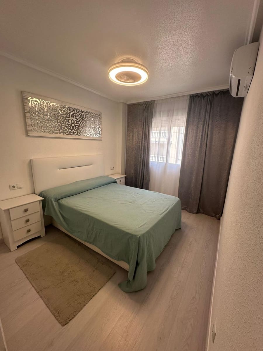 2 sypialnia Apartament na sprzedaż w Torrevieja z basenem - 144 000 € (Ref: 9387912)