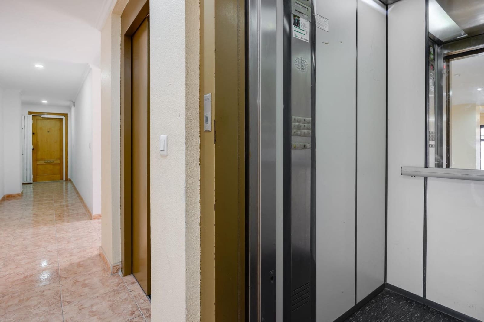 Apartamento de 2 habitaciones en Torrevieja en venta - 147.900 € (Ref: 9387913)