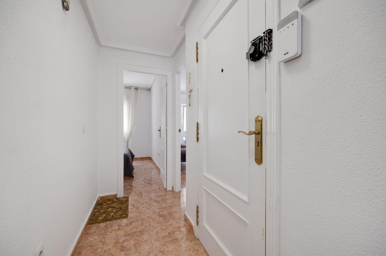 Apartamento de 2 habitaciones en Torrevieja en venta - 147.900 € (Ref: 9387913)