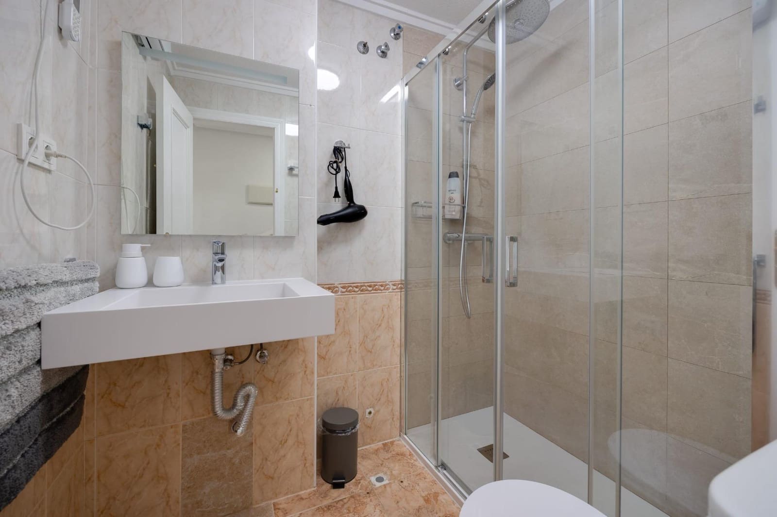 Apartamento de 2 habitaciones en Torrevieja en venta - 147.900 € (Ref: 9387913)