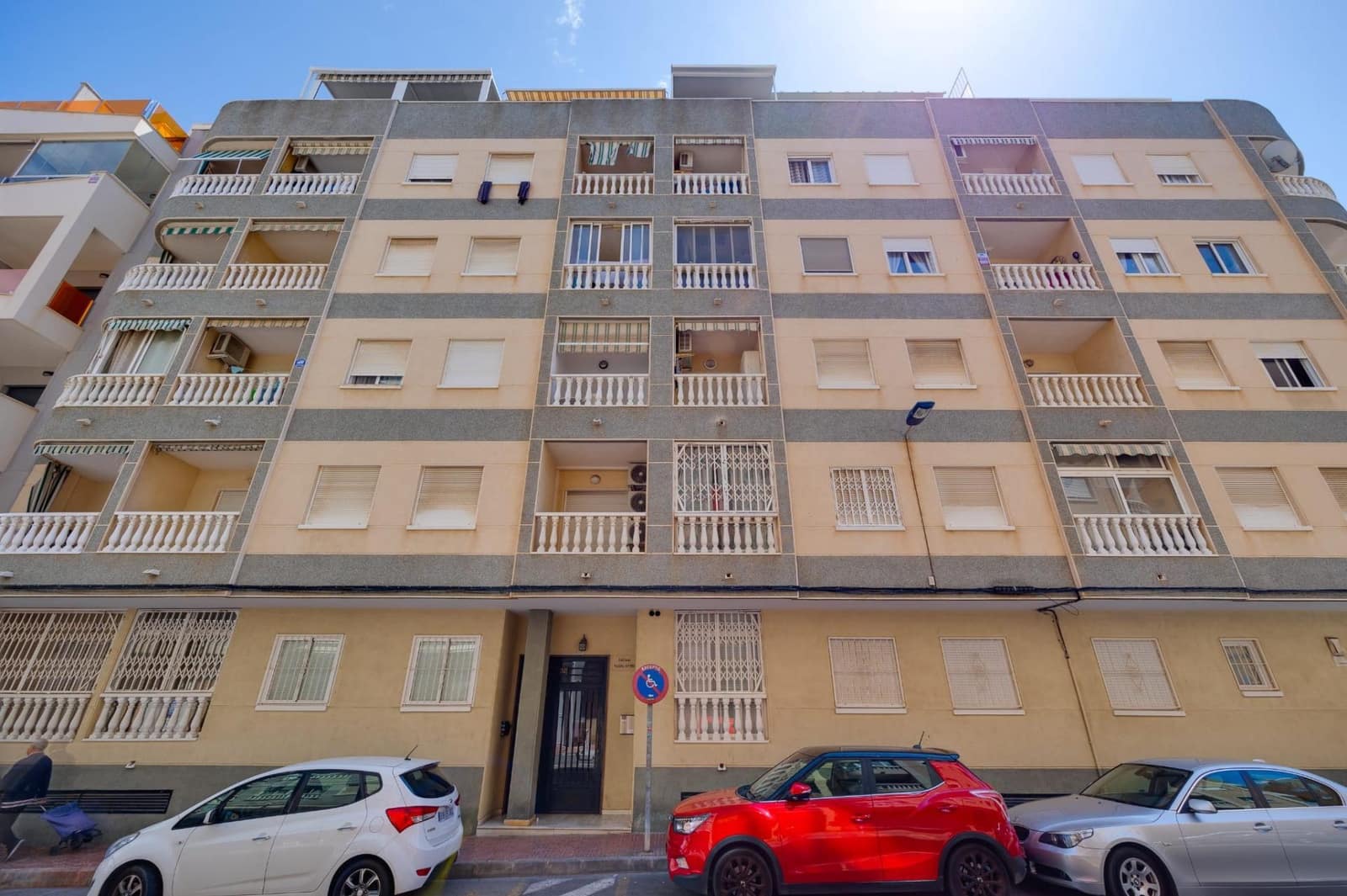 Apartamento de 2 habitaciones en Torrevieja en venta - 147.900 € (Ref: 9387913)