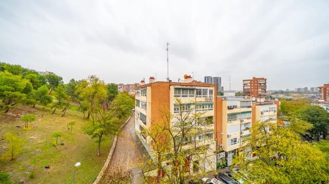 3 bedroom Flat for sale in Pilar, Madrid city - € 362,000 (Ref: 9390866)
