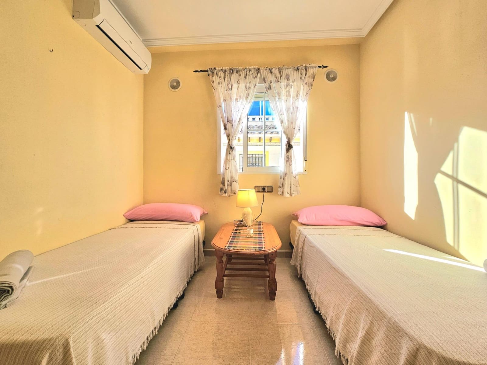 3 sypialnia Dom szeregowy na sprzedaż w Orihuela Costa z basenem - 245 000 € (Ref: 9395986)