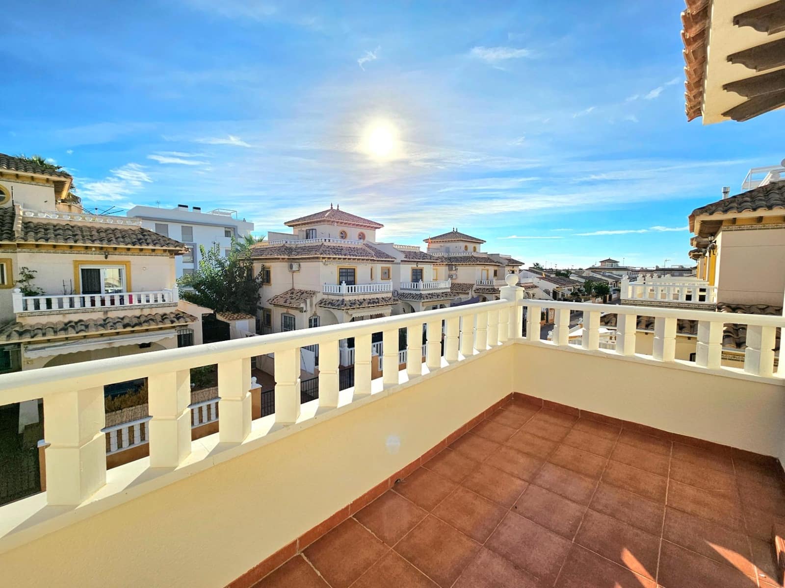 3 sypialnia Dom szeregowy na sprzedaż w Orihuela Costa z basenem - 245 000 € (Ref: 9395986)