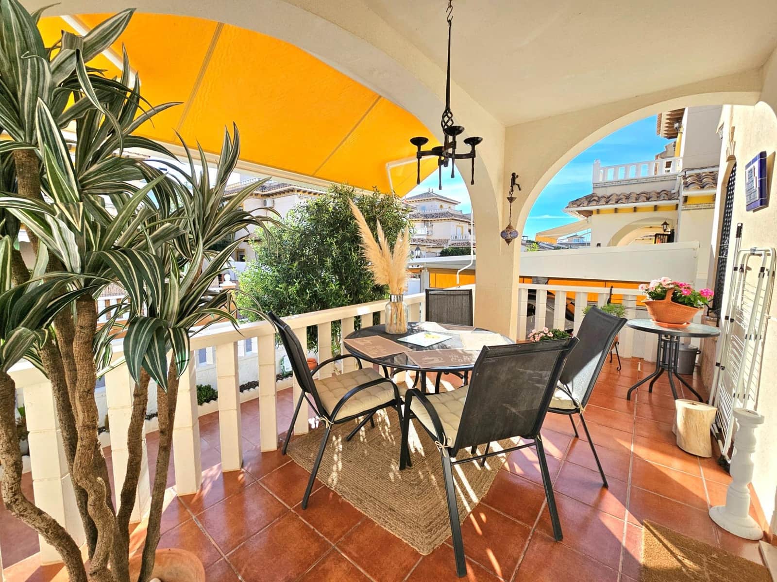 3 sypialnia Dom szeregowy na sprzedaż w Orihuela Costa z basenem - 245 000 € (Ref: 9395986)