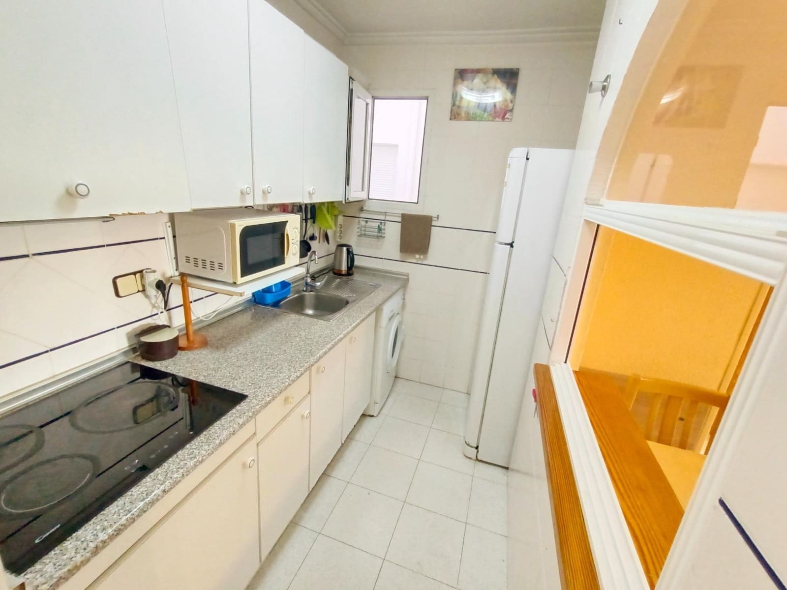 Apartamento de 2 habitaciones en Torrevieja en venta con piscina garaje - 133.000 € (Ref: 9398482)