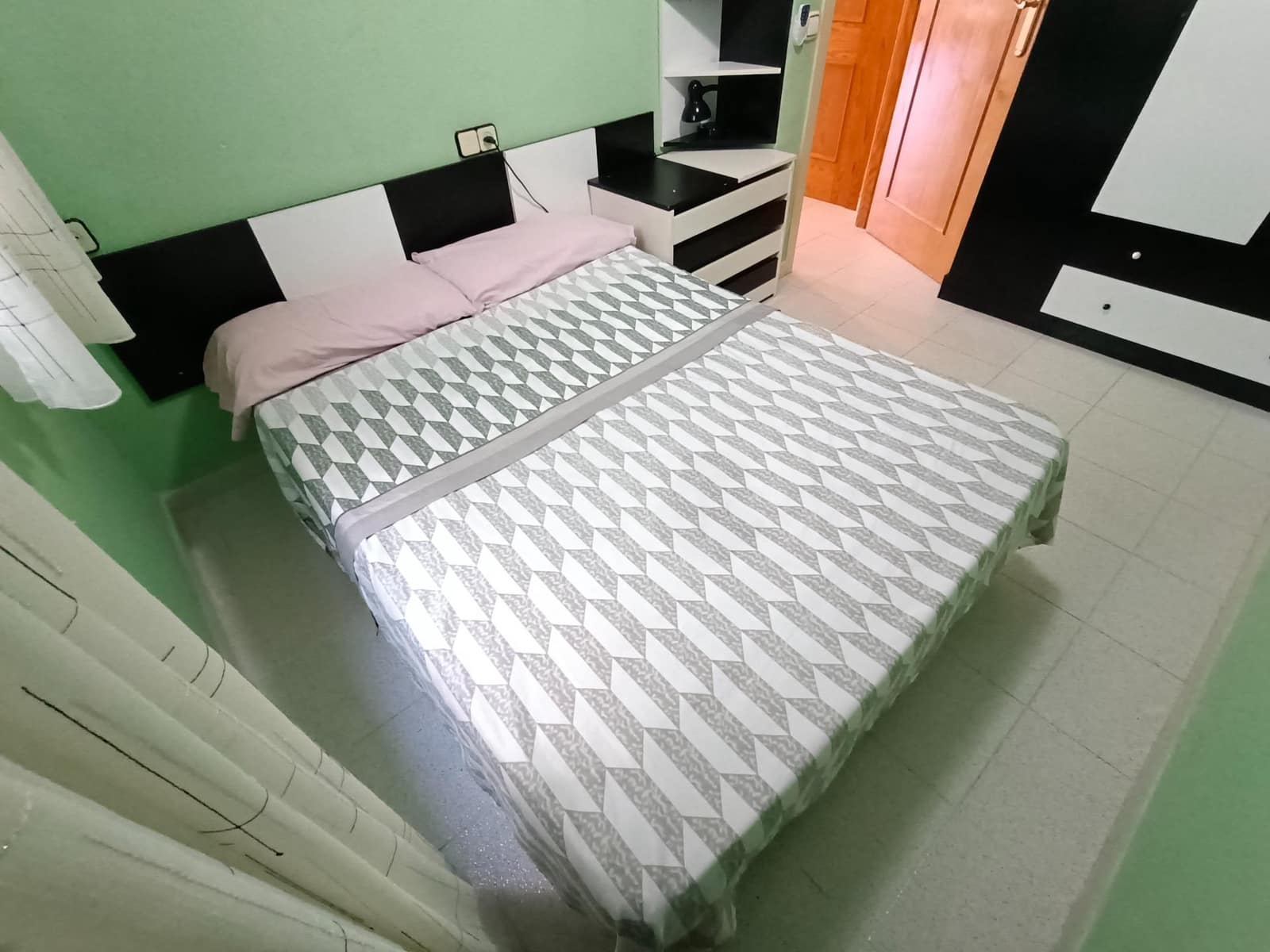 Apartamento de 2 habitaciones en Torrevieja en venta con piscina garaje - 133.000 € (Ref: 9398482)