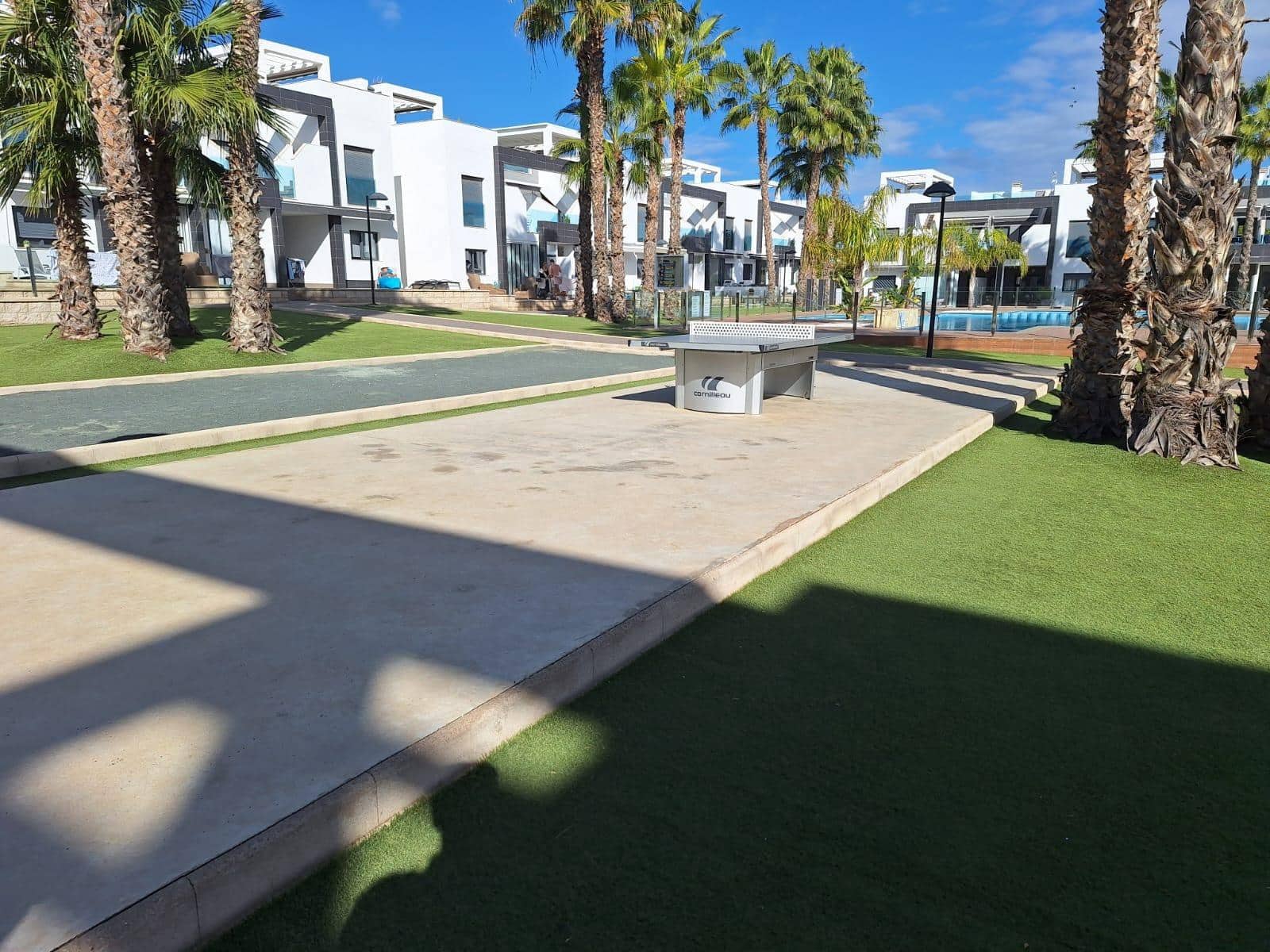 2 makuuhuone Bungalow myytävänä paikassa La Zenia mukana uima-altaan 
autotalli - 289 900 € (Ref: 9398483)