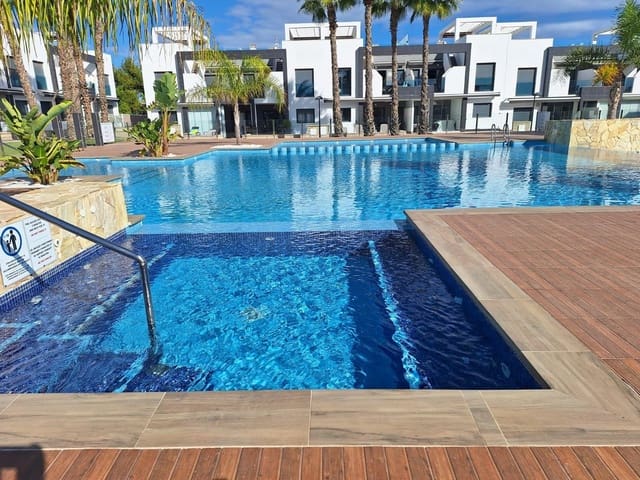 2 makuuhuone Bungalow myytävänä paikassa La Zenia, Orihuela mukana uima-altaan 
autotalli - 289 900 € (Ref: 9398483)