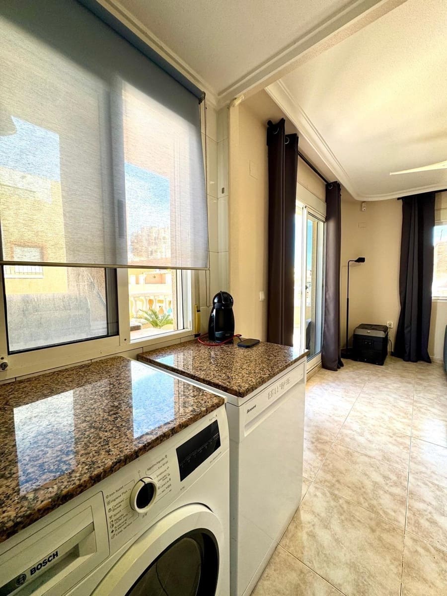 1 soverom Penthouse til salgs i Torrevieja - € 135 260 (Ref: 9398484)