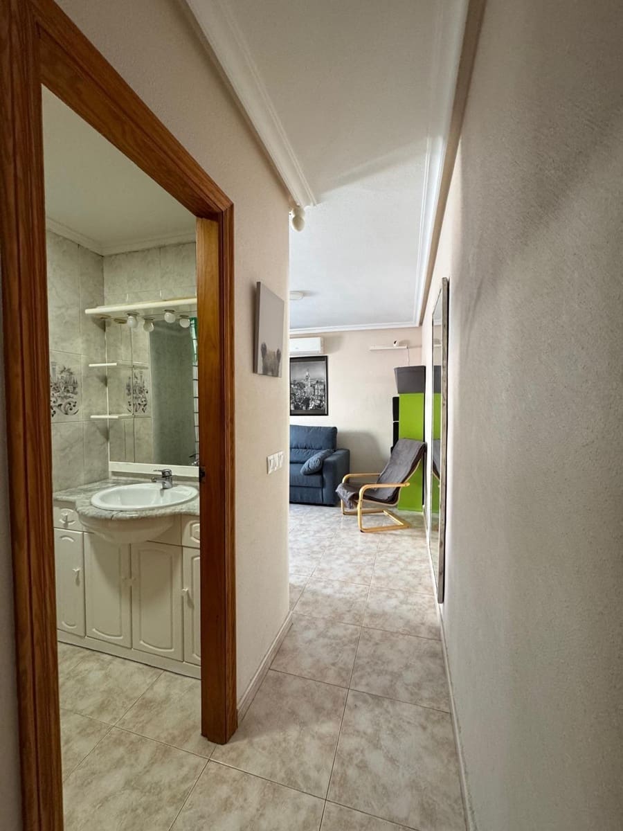 1 soverom Penthouse til salgs i Torrevieja - € 135 260 (Ref: 9398484)