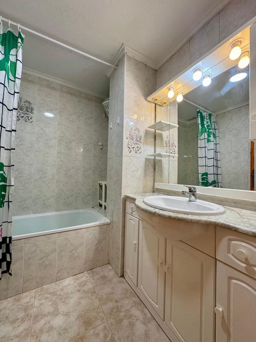 1 soverom Penthouse til salgs i Torrevieja - € 135 260 (Ref: 9398484)