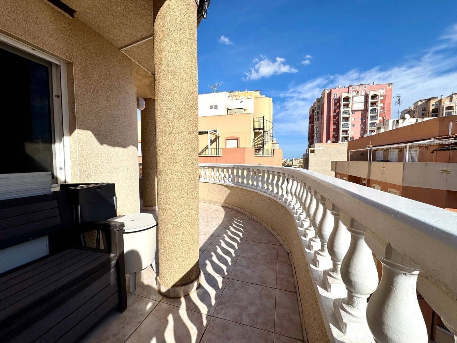 1 soverom Penthouse til salgs i Torrevieja - € 135 260 (Ref: 9398484)