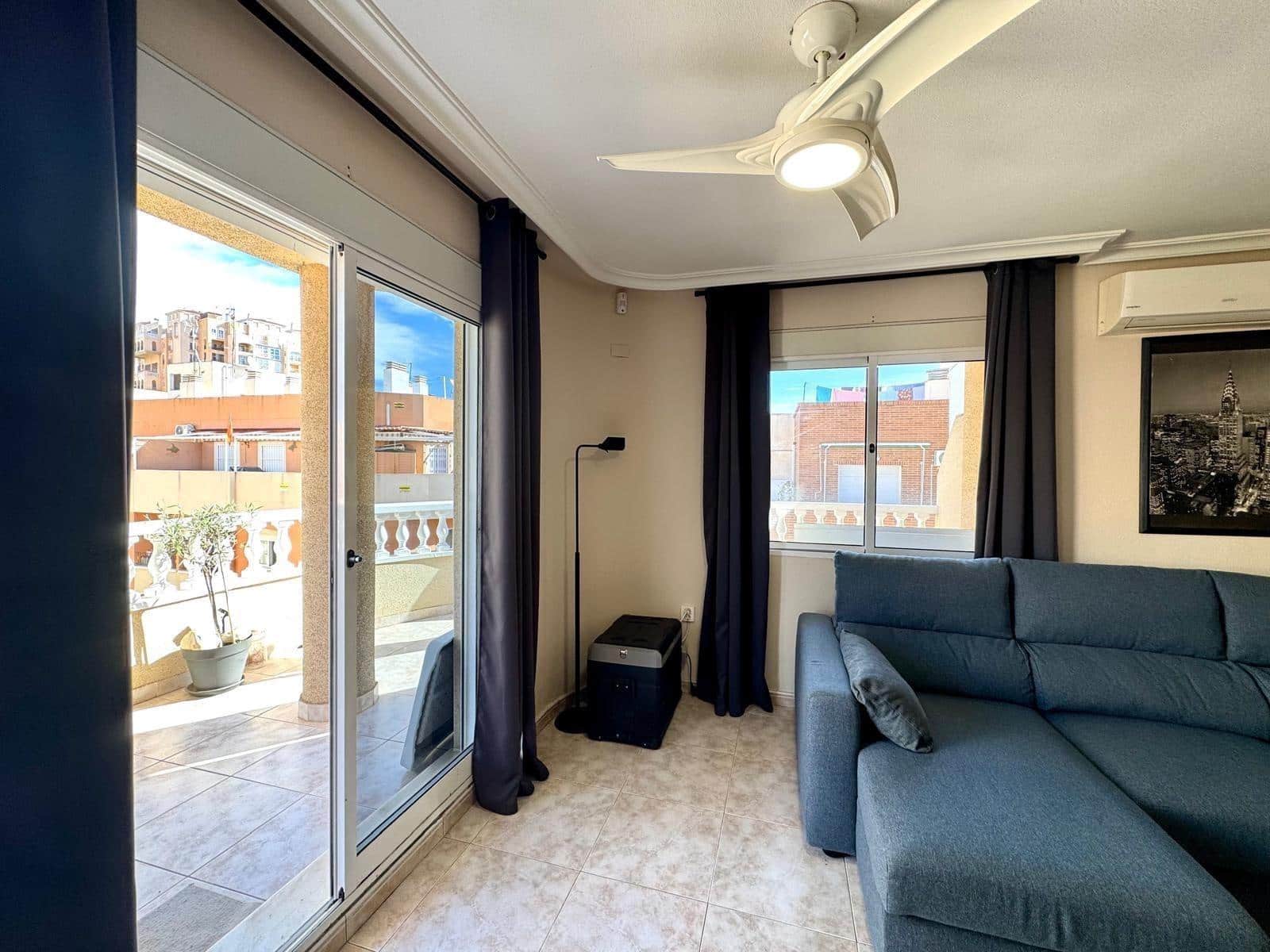 1 soverom Penthouse til salgs i Torrevieja - € 135 260 (Ref: 9398484)