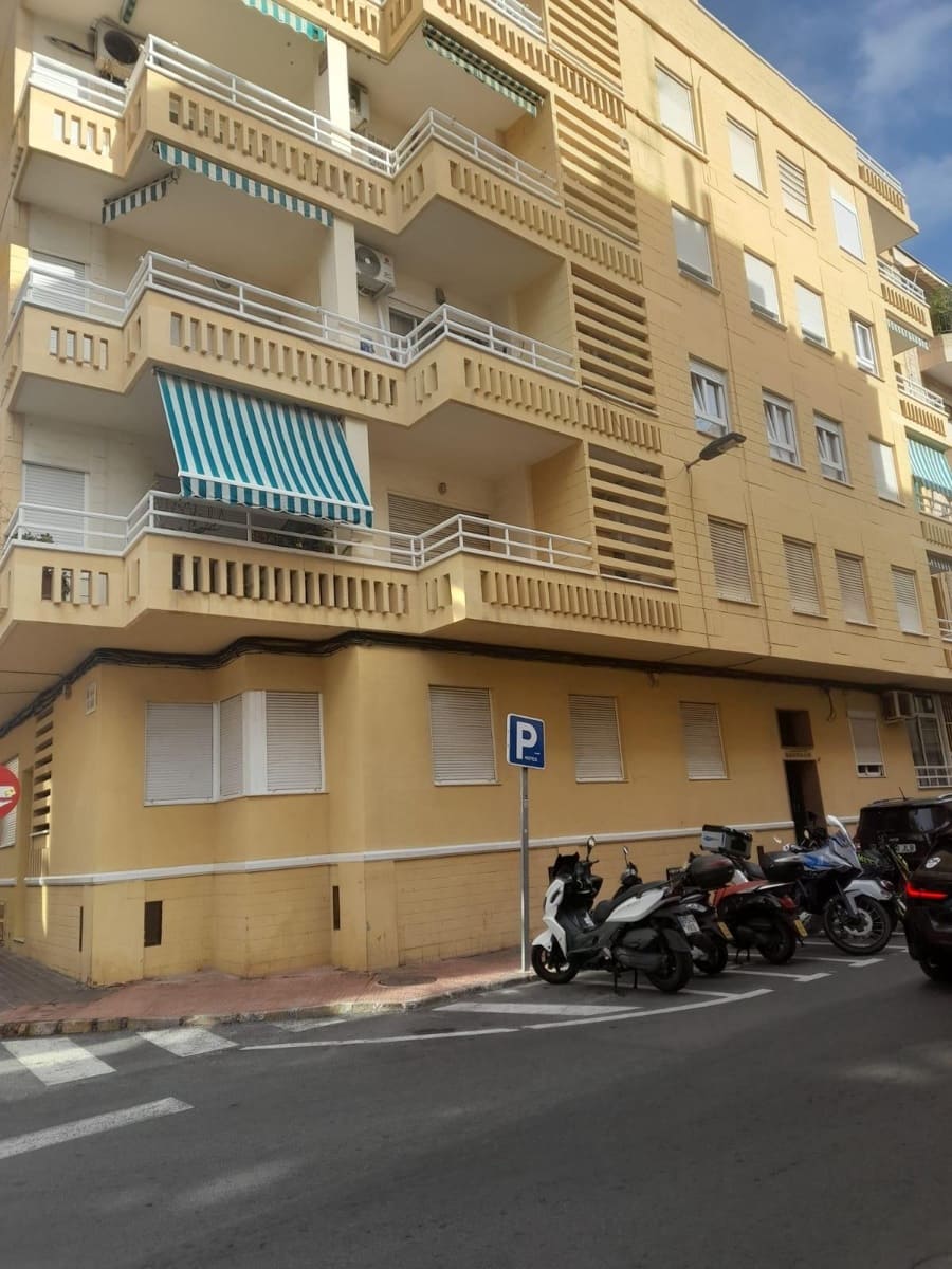 3 quarto Apartamento para venda em Torrevieja - 155 000 € (Ref: 9398487)