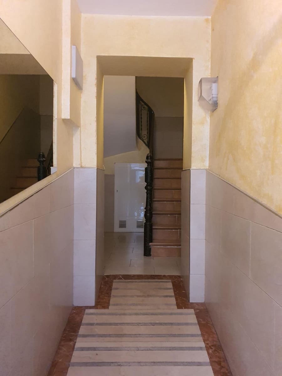 21 quarto Apartamento para venda em Alicante cidade - 1 295 000 € (Ref: 9404433)