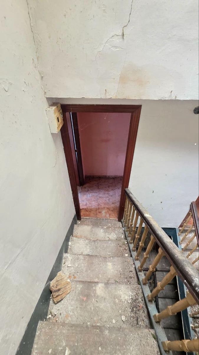 10 slaapkamer Appartement te koop in Luarca - € 99.500 (Ref: 9404434)