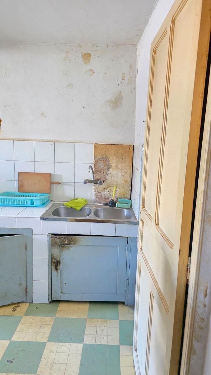 10 slaapkamer Appartement te koop in Luarca - € 99.500 (Ref: 9404434)