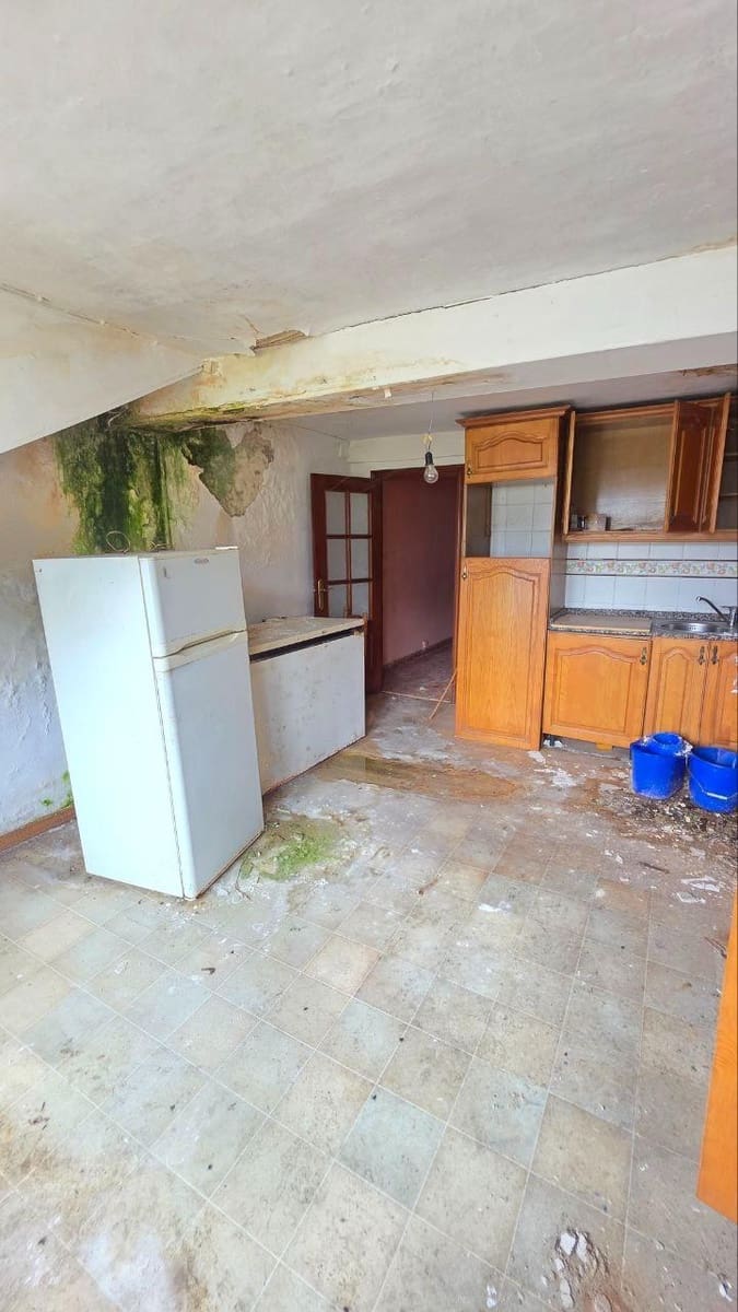 10 slaapkamer Appartement te koop in Luarca - € 99.500 (Ref: 9404434)