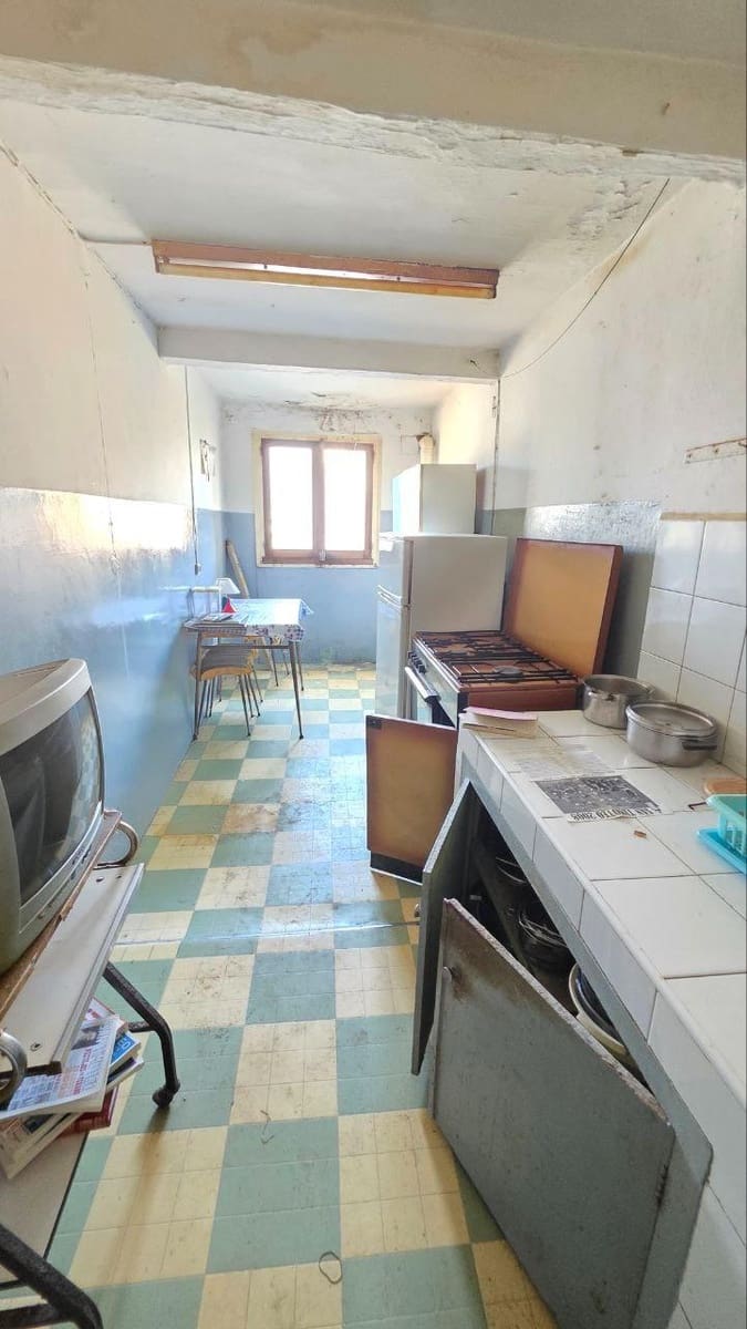 10 slaapkamer Appartement te koop in Luarca - € 99.500 (Ref: 9404434)