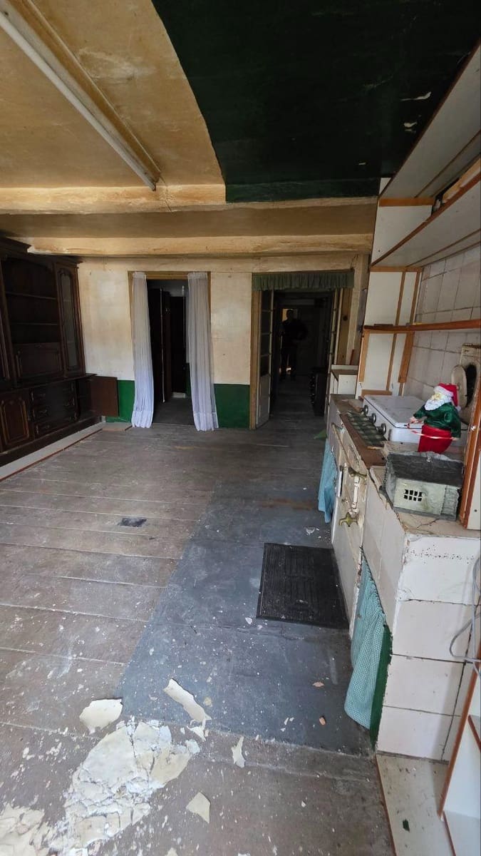 10 slaapkamer Appartement te koop in Luarca - € 99.500 (Ref: 9404434)