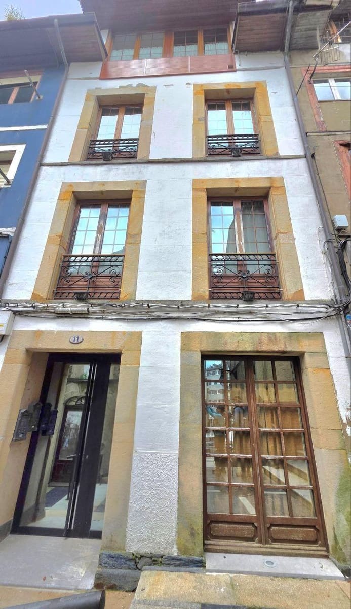 10 slaapkamer Appartement te koop in Luarca - € 99.500 (Ref: 9404434)