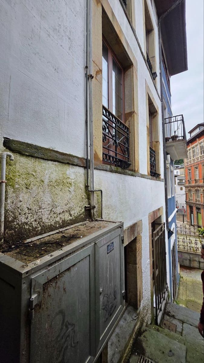 10 slaapkamer Appartement te koop in Luarca - € 99.500 (Ref: 9404434)