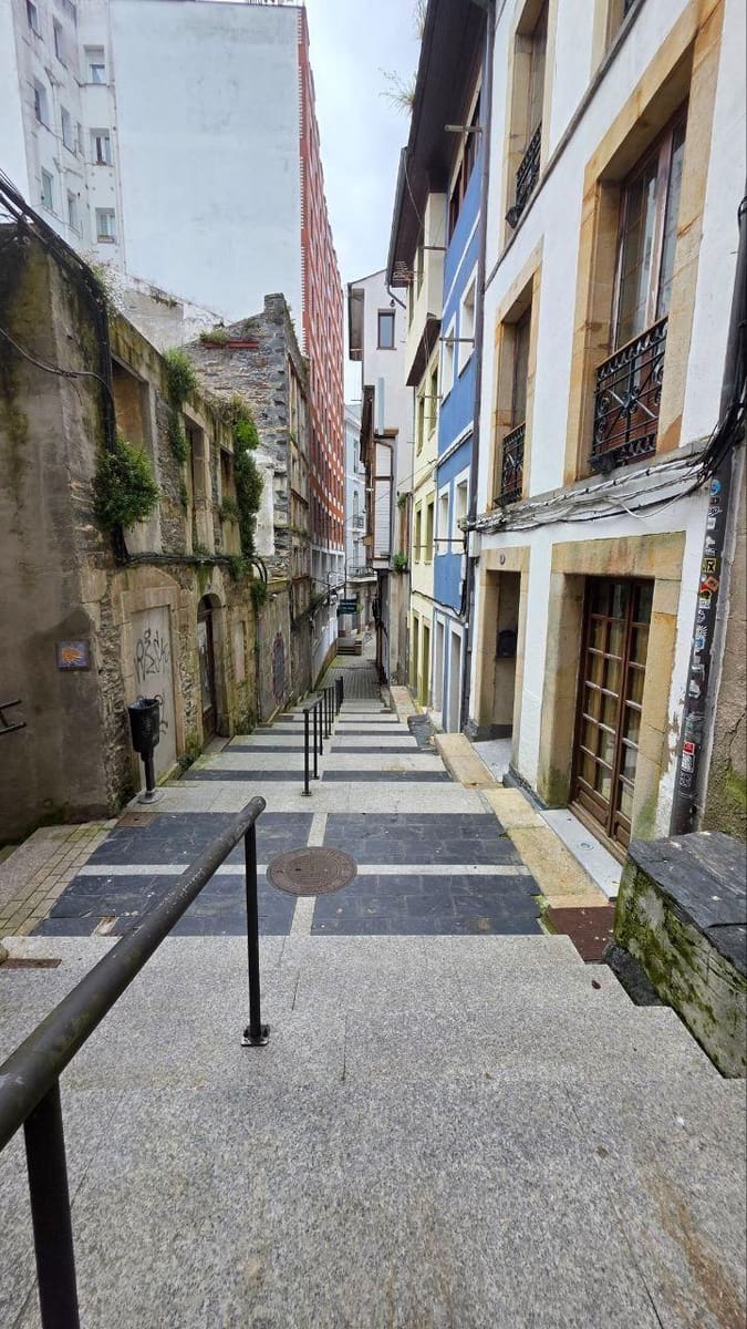 10 slaapkamer Appartement te koop in Luarca - € 99.500 (Ref: 9404434)