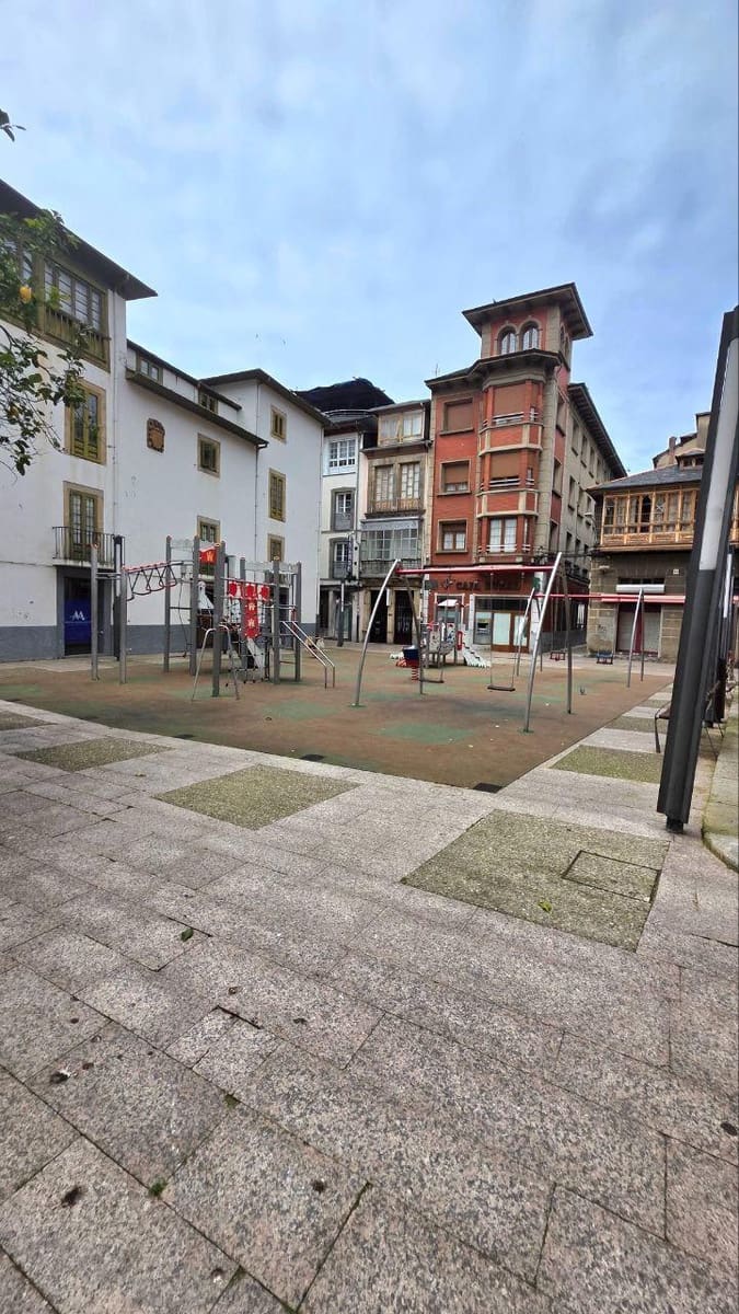 10 slaapkamer Appartement te koop in Luarca - € 99.500 (Ref: 9404434)