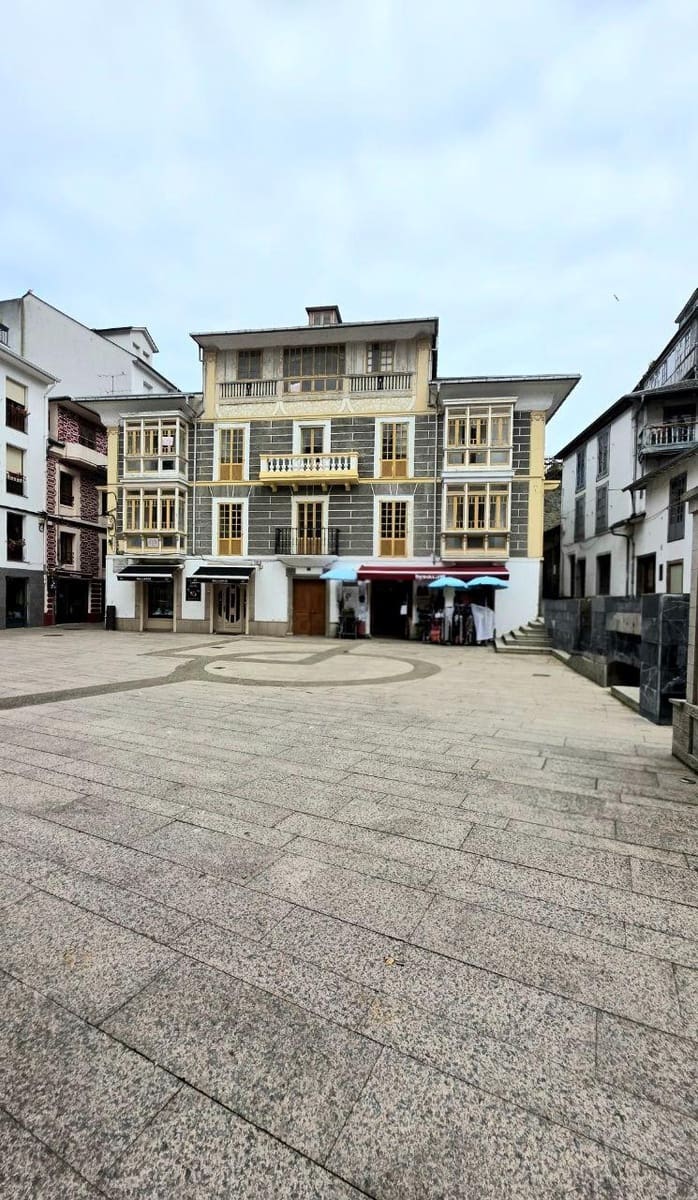 10 slaapkamer Appartement te koop in Luarca - € 99.500 (Ref: 9404434)