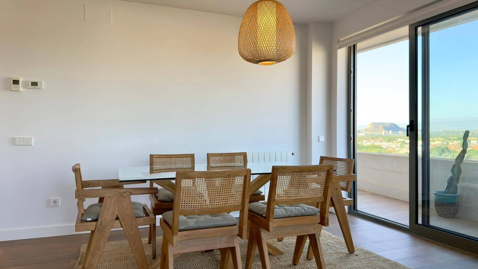 Ático de 3 habitaciones en Alicante / Alacant ciudad en venta con piscina garaje - 975.000 € (Ref: 9406853)