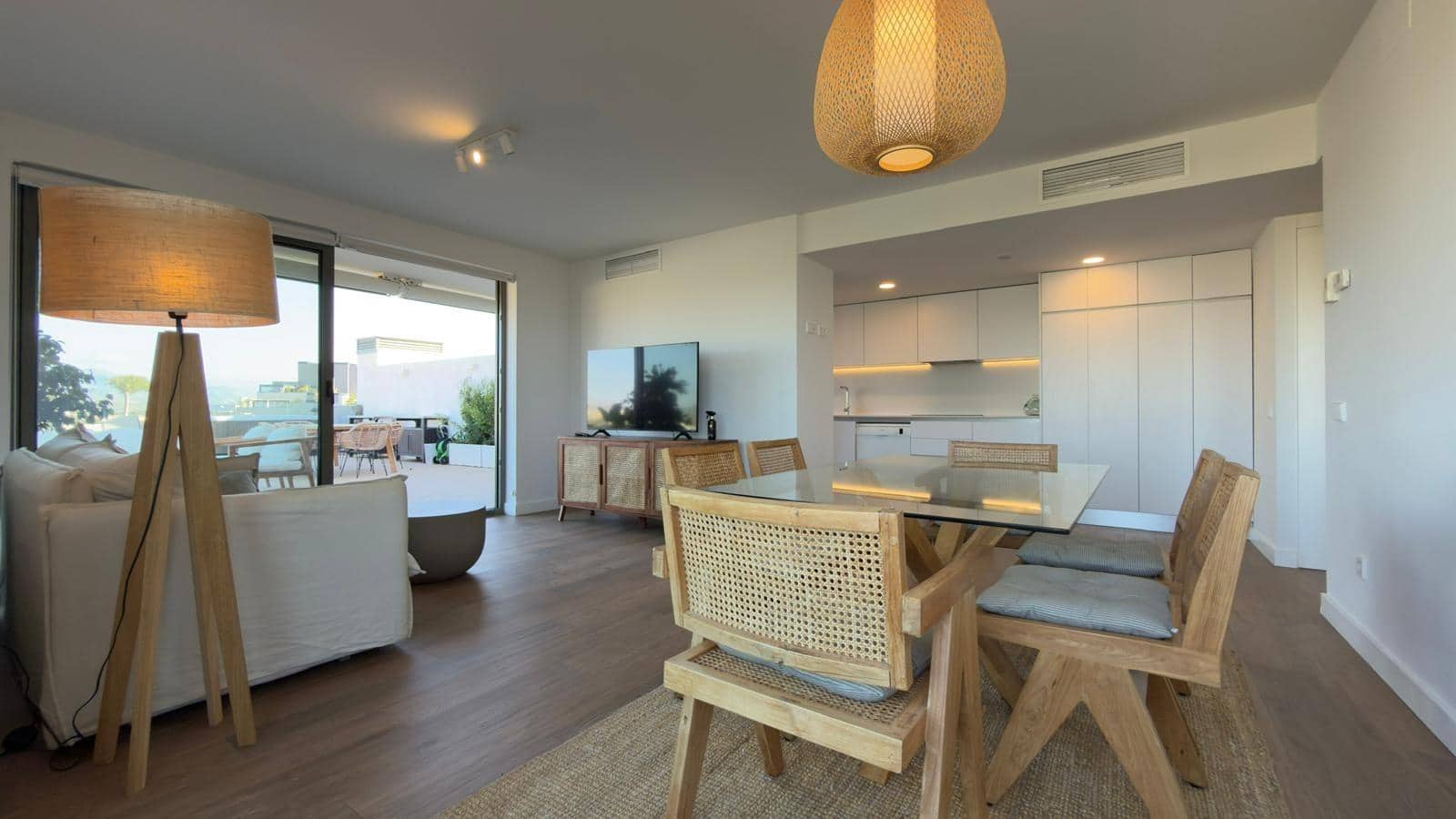 3 bedroom Penthouse for sale in Alicante / Alacant city with pool garage - € 975,000 (Ref: 9406853)