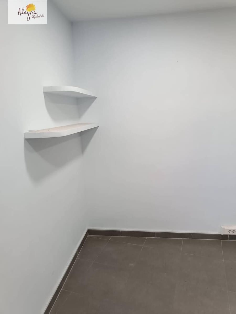 3 slaapkamer Commercieel te koop in Burjassot - € 135.000 (Ref: 9406860)