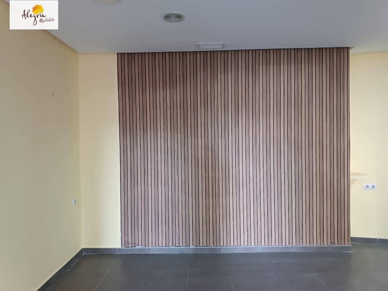 3 slaapkamer Commercieel te koop in Burjassot - € 135.000 (Ref: 9406860)