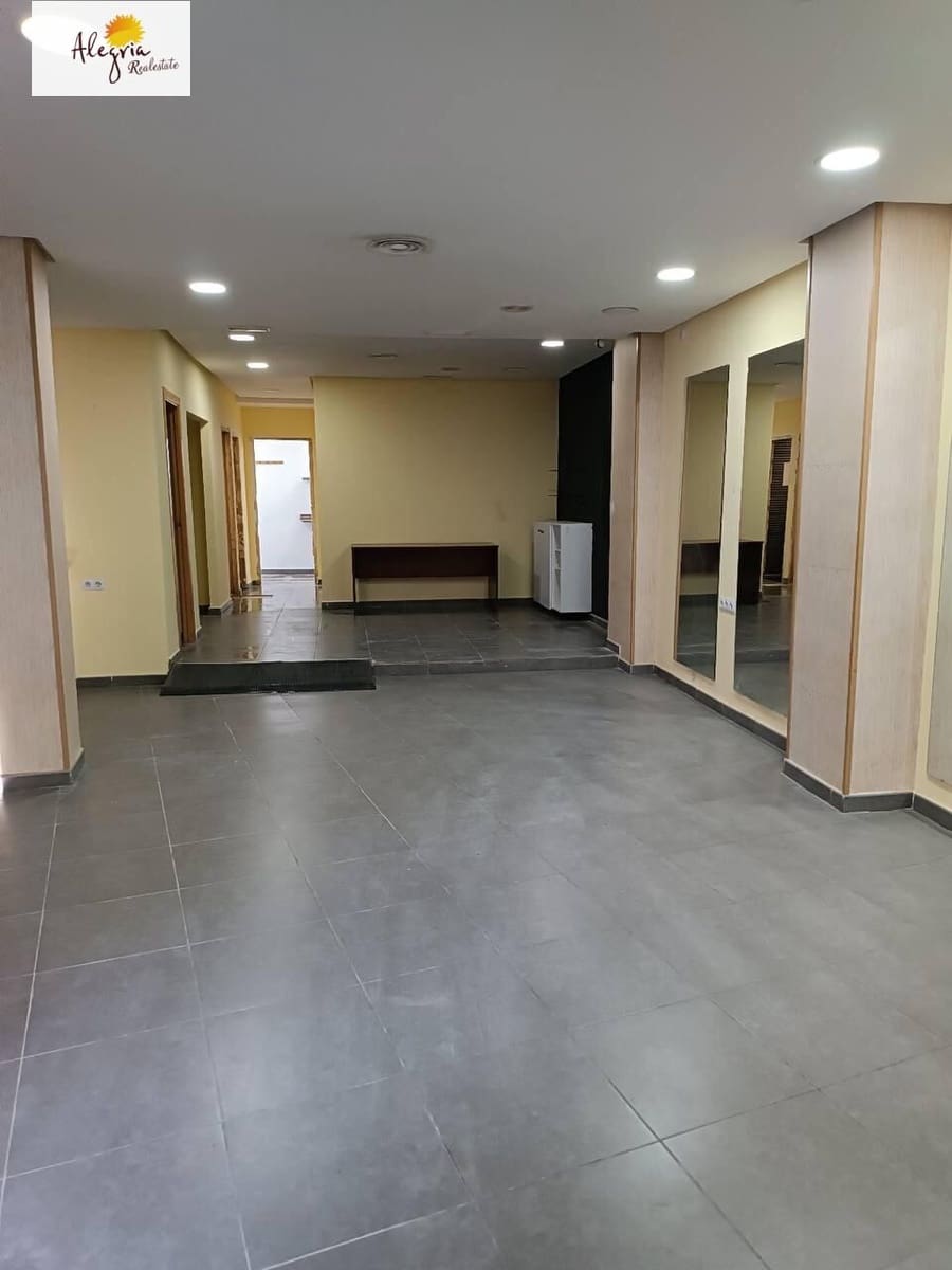 3 slaapkamer Commercieel te koop in Burjassot - € 135.000 (Ref: 9406860)