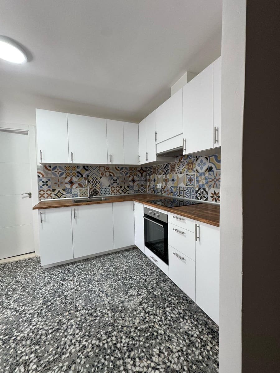 Apartamento de 3 habitaciones en Torrevieja en venta - 186.000 € (Ref: 9406862)