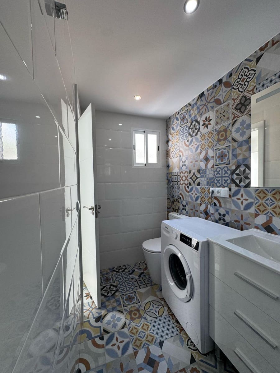 Apartamento de 3 habitaciones en Torrevieja en venta - 186.000 € (Ref: 9406862)