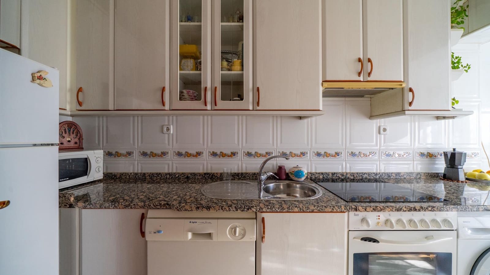 3 bedroom Flat for sale in Madrid city - € 385,000 (Ref: 9406863)