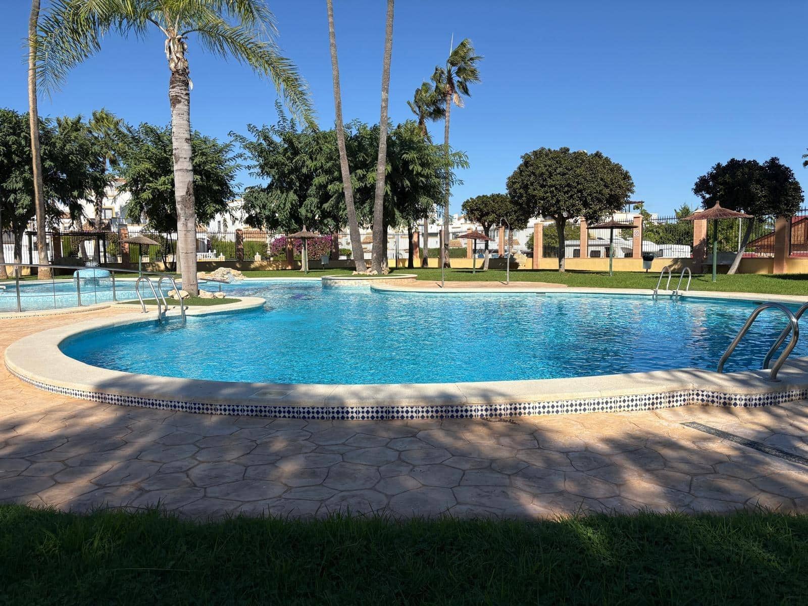 3 makuuhuone Bungalow myytävänä paikassa Orihuela Costa mukana uima-altaan - 185 900 € (Ref: 9407964)