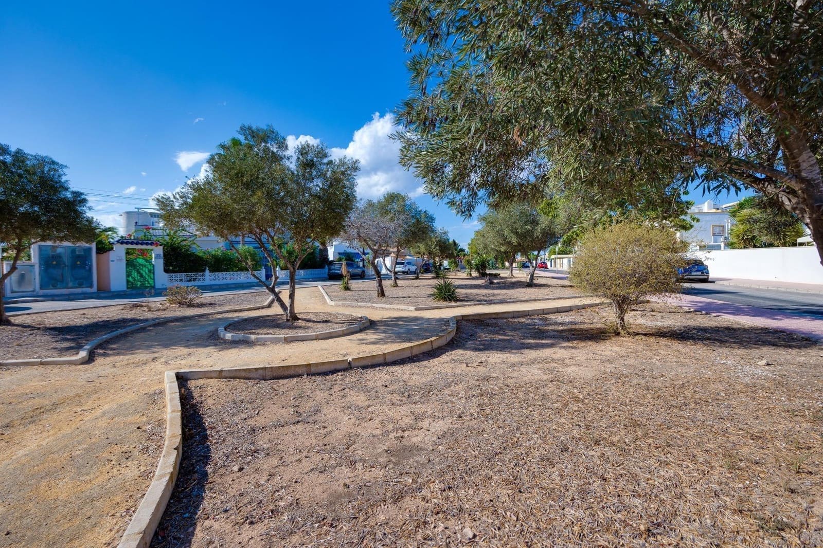 3 makuuhuone Bungalow myytävänä paikassa Orihuela Costa mukana uima-altaan - 185 900 € (Ref: 9407964)