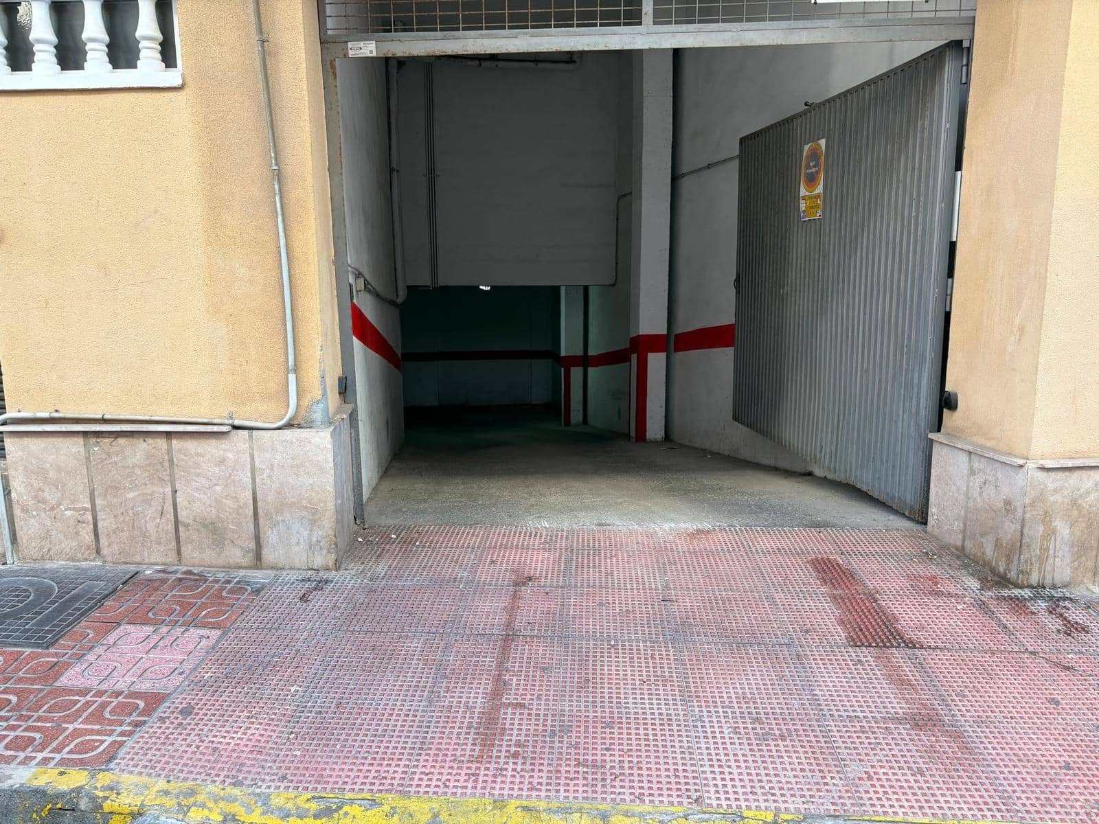 Garage til salg i Torrevieja - € 7.500 (Ref: 9415928)