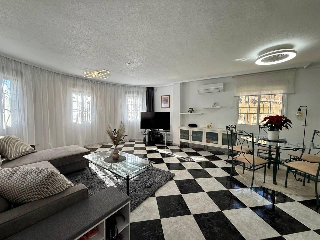 4 camera da letto Villa in vendita in Playa Flamenca con piscina garage - 419.000 € (Rif: 9419757)