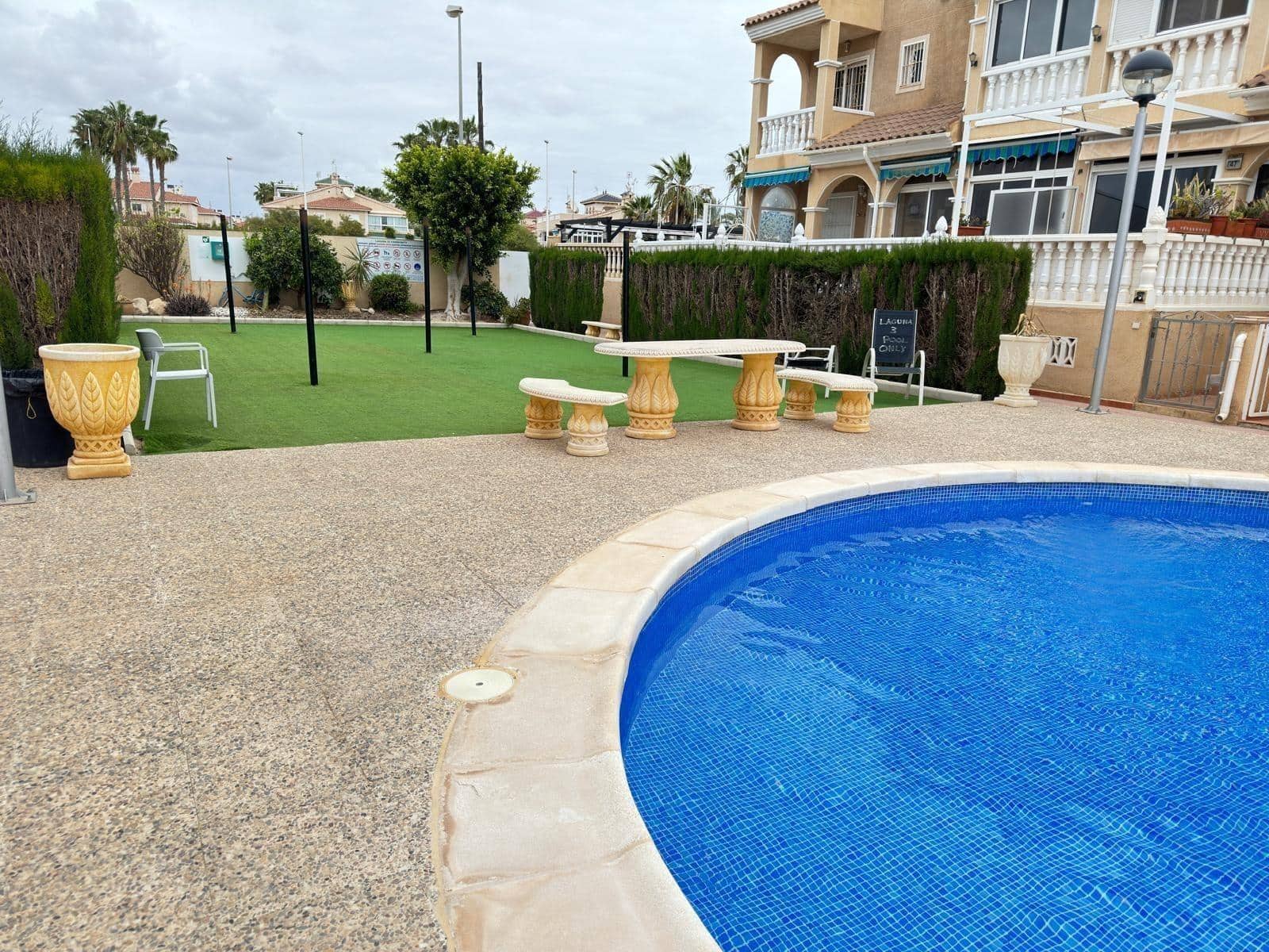 4 camera da letto Villa in vendita in Playa Flamenca con piscina garage - 419.000 € (Rif: 9419757)