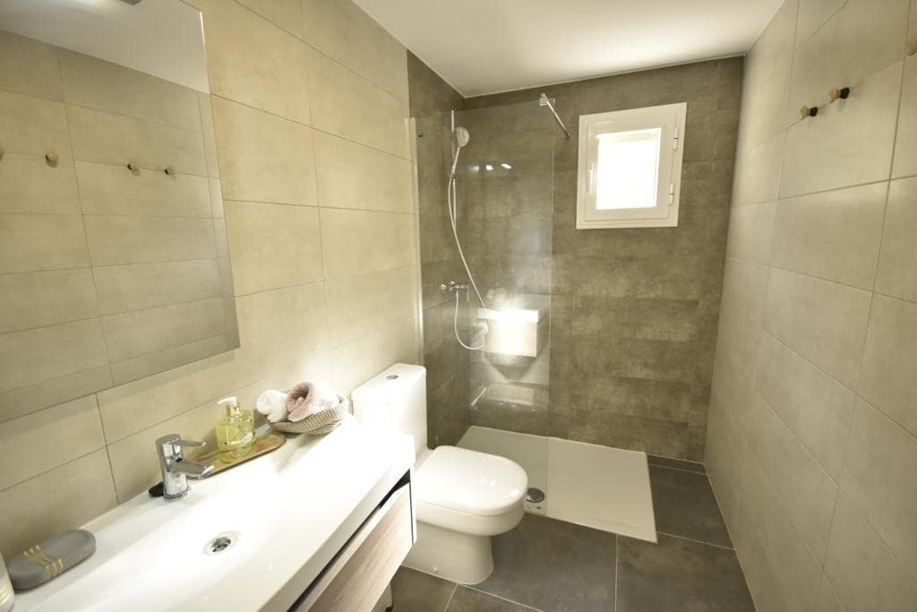 Apartamento de 3 habitaciones en Campoamor en venta con piscina - 209.000 € (Ref: 9419760)