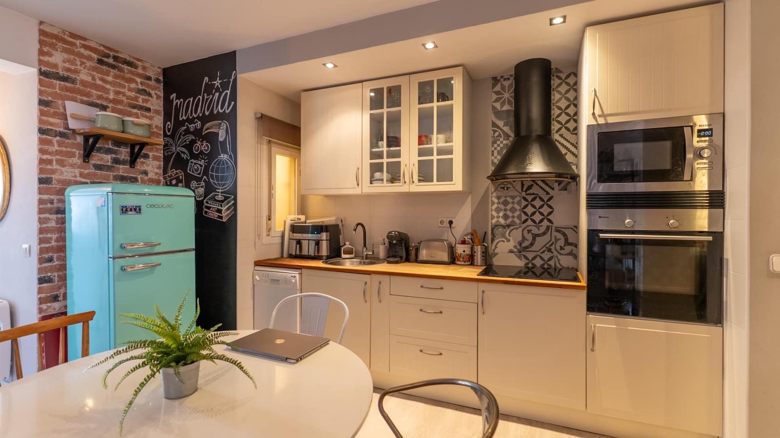 2 bedroom Penthouse for sale in Madrid city - € 399,000 (Ref: 9422428)